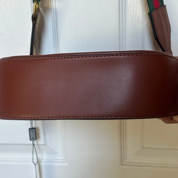 New!!! GG Tan Leather Crossbody Bag - Picture 11 of 17